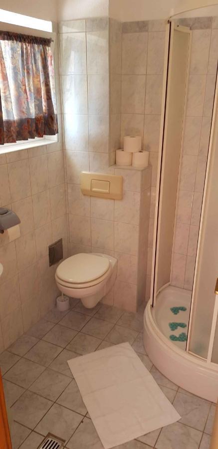 Apartment In 34905 Pirovac