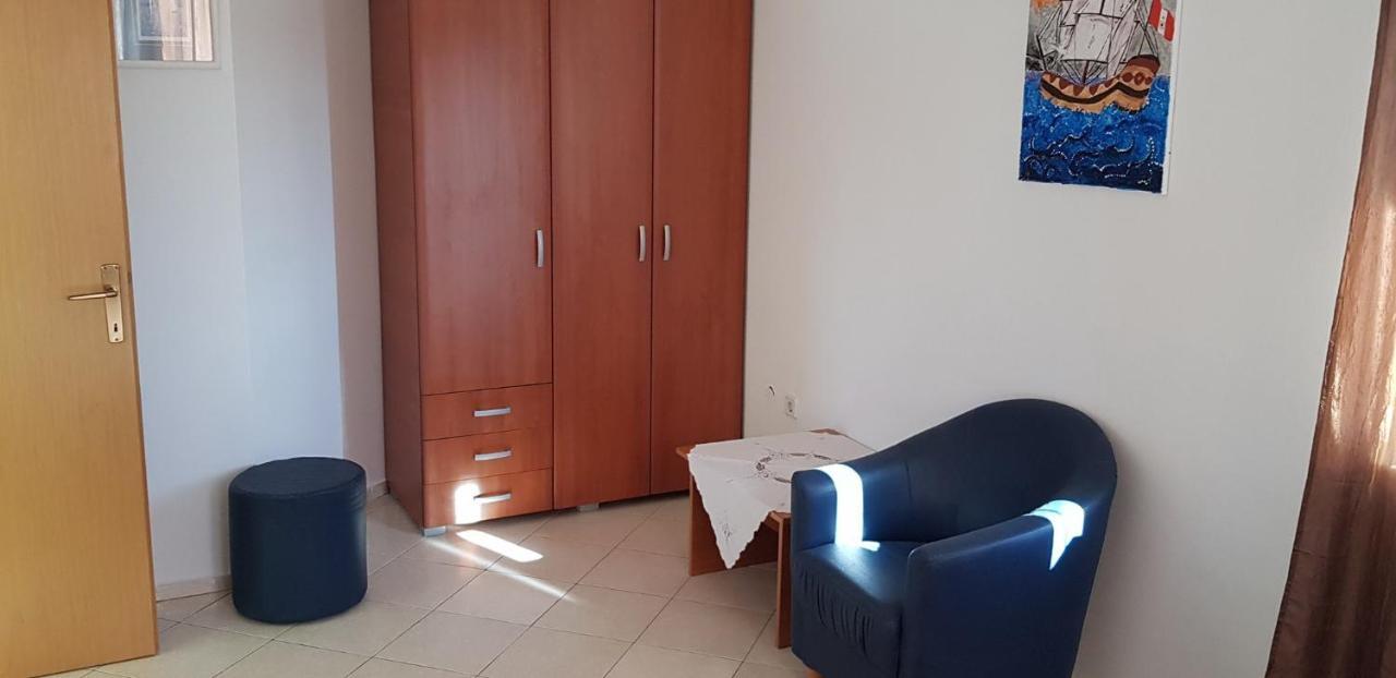 In 34905 Apartment *